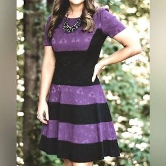 Badgley Mischka Belle Jacquard Colorblock striped dress Short Sleeve Purple 6 - Picture 1 of 12